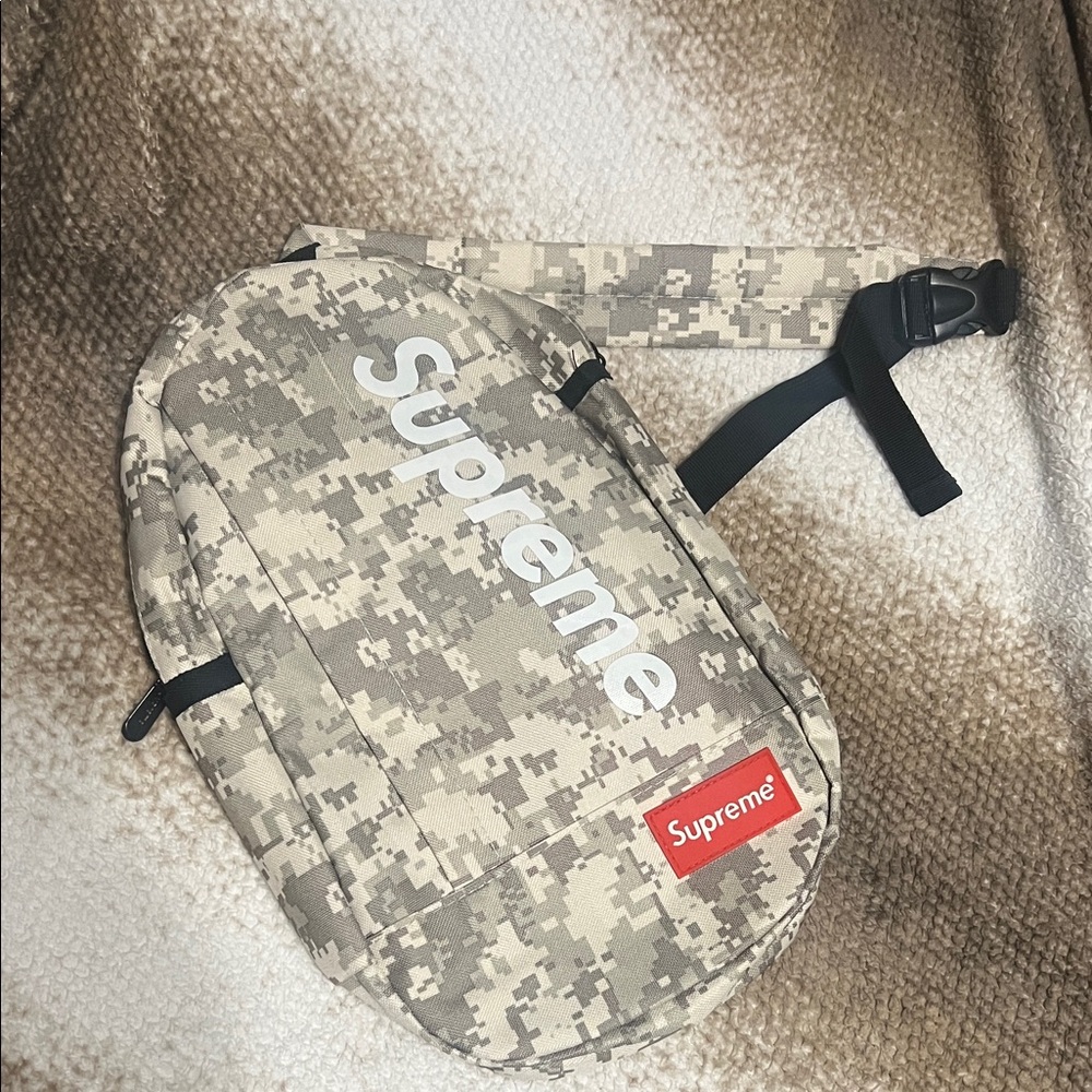 NWOT cute camo bag